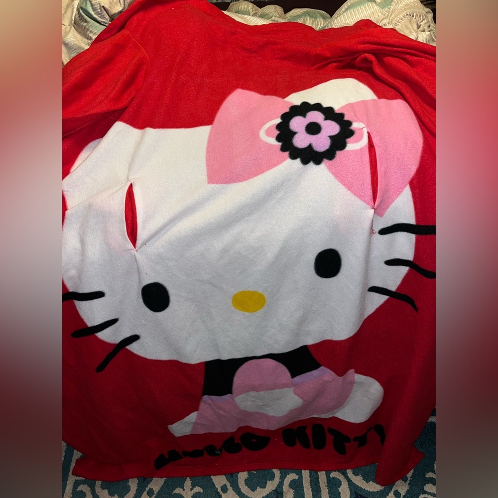 Hello Kitty Snuggie